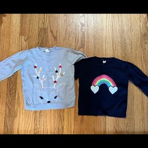Lot of 2 Gap girls rainbow and reindeer cotton sweaters 4T